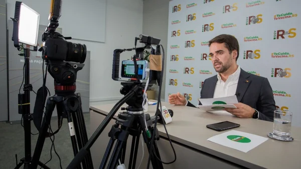 Governador Leite fez anúncio de novas medidas durante transmissão ao vivo pela internet no fim da tarde desta sexta (5/3)