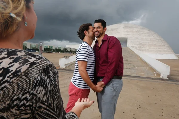 Conheça Cristina e Iracema, as juízas de paz dos casamentos gays no DF