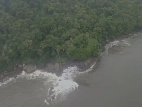 Turistas que desapareceram em naufrágio estavam sem colete salva-vidas