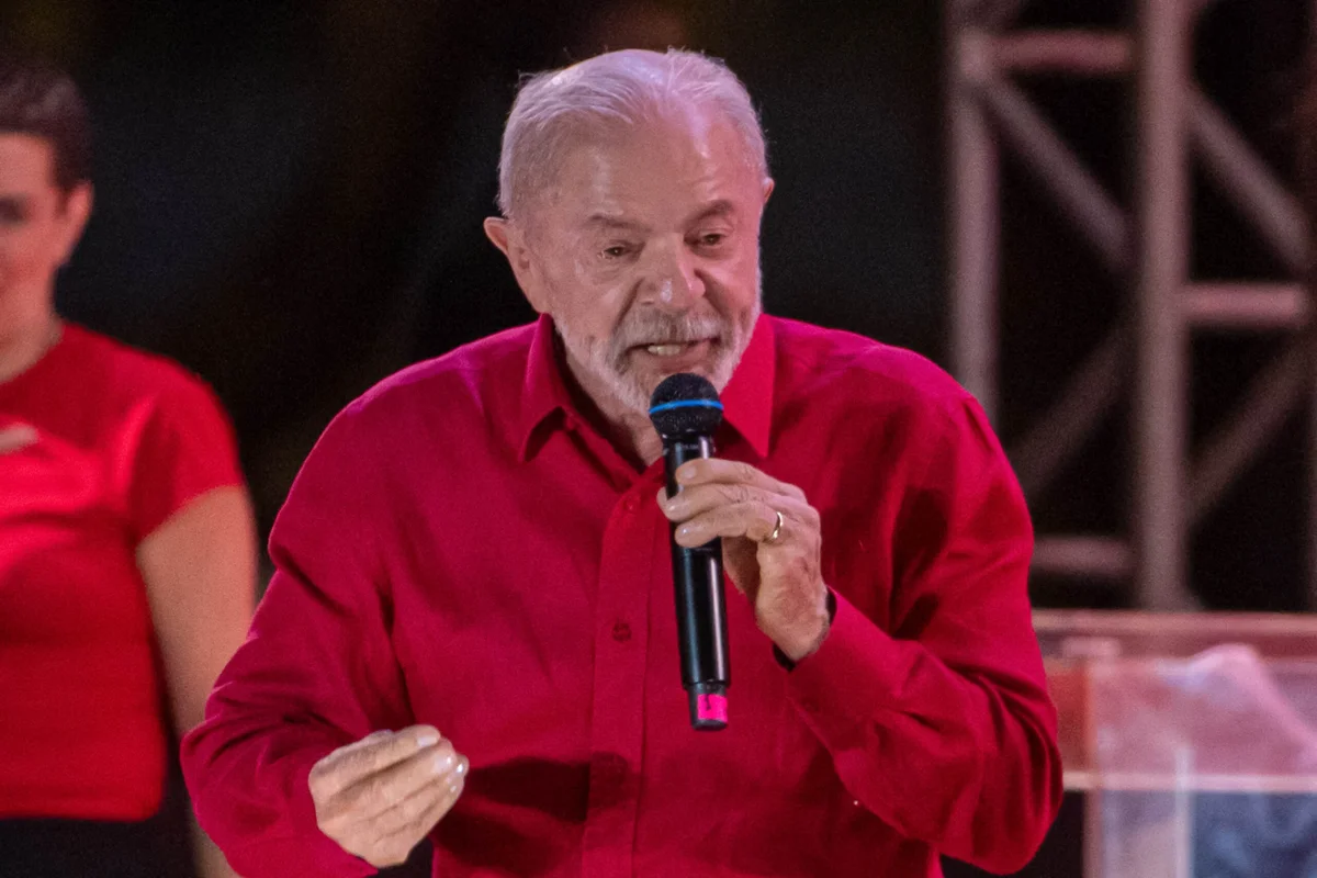 Tati Quebra Barraco grava Lula com filtro de florzinha e vídeo viraliza - imagem 6 Tati Quebra Barraco grava Lula com filtro de florzinha e vídeo viraliza - imagem 6