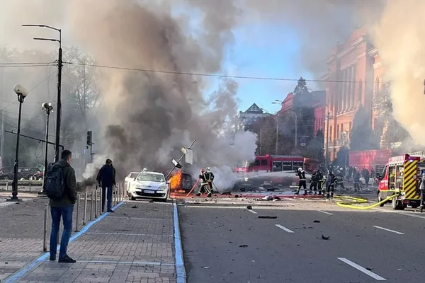 Rússia realiza maior ataque com drones em Kiev desde início da guerra