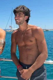 O atacante tem 26 anos O atacante tem 26 anos