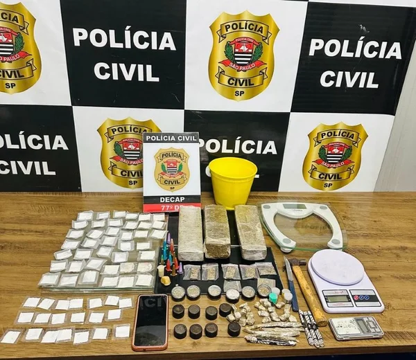 IMAGEM DE DROGAS APREENDIDAS NA CRACOLÂNDIA PELA POLÍCIA CIVIL DE SÃO PAULO