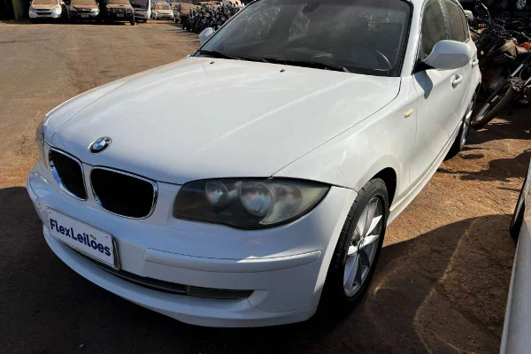 BMW, Land Rover e Suzuki: veja veículos de leilão do Detran-DF