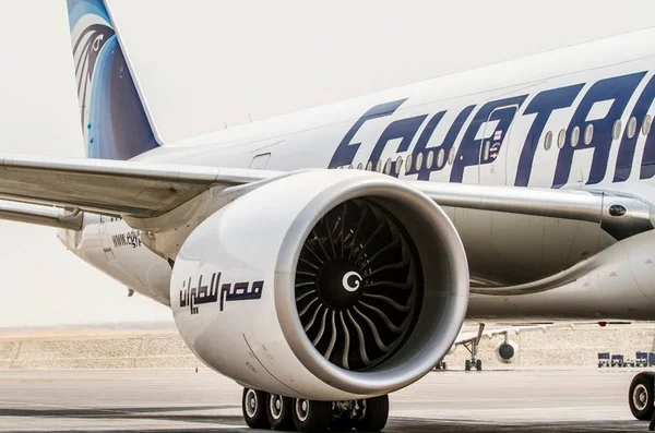 Caixas pretas do voo da Egypt Air começam a ser procuradas em 12 dias