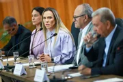 GDF anuncia reversão do déficit nas contas públicas GDF anuncia reversão do déficit nas contas públicas