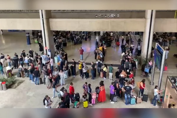 pós horas fechada, pista de Confins é liberada para pousos e decolagens