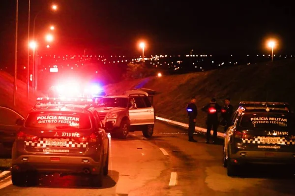 Explosão de caixas eletrônicos: carro usado em fuga foi roubado em GO
