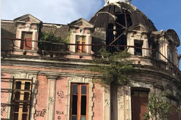 MPF acolhe denúncia e investiga abandono de palacete imperial no Rio