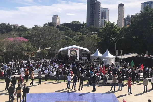 Manifestação pede justiça pelo petista assassinado em Foz do Iguaçu
