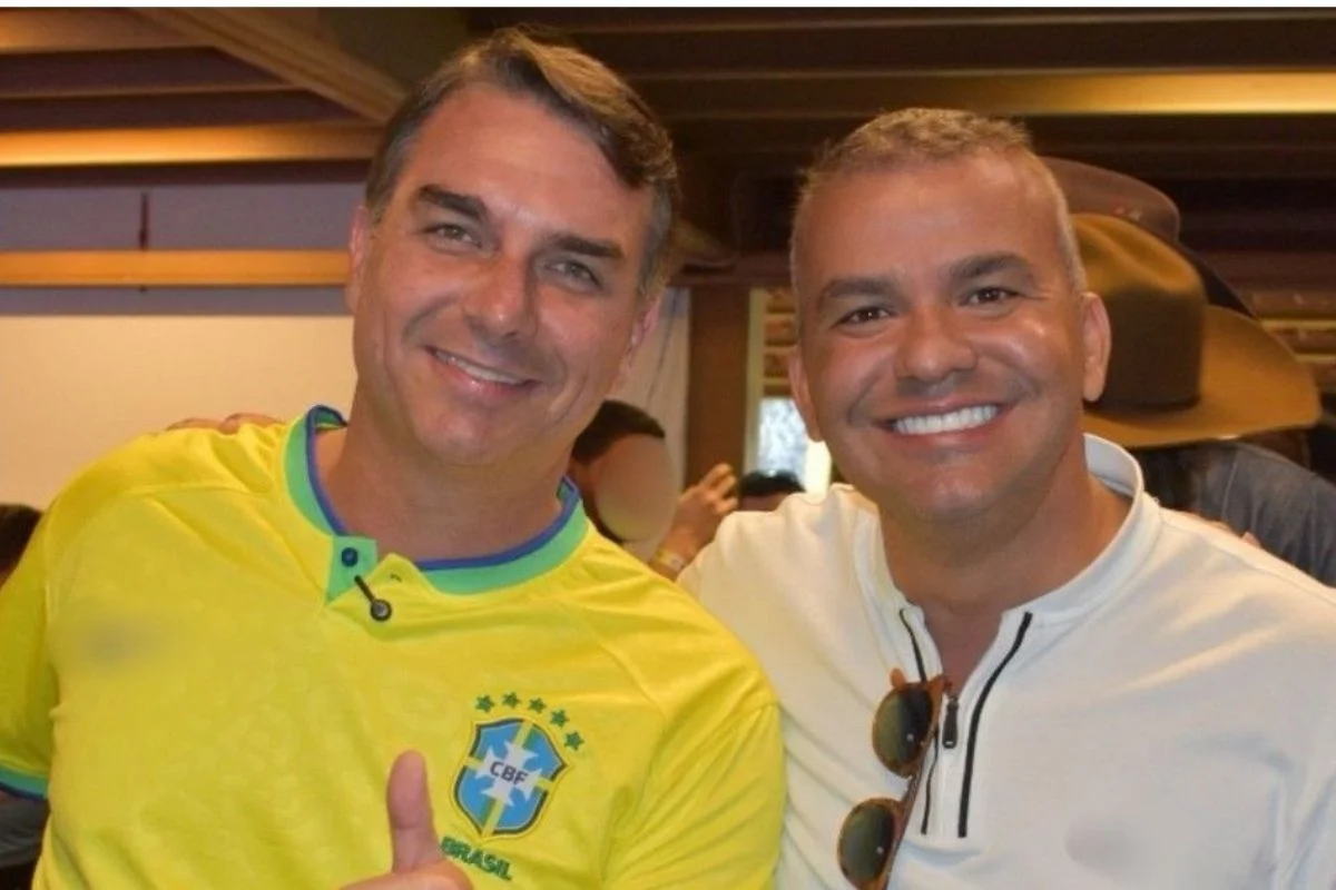 Leandro da Nóbrega e Flávio Bolsonaro Leandro da Nóbrega e Flávio Bolsonaro