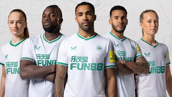 Imagem colorida do uniforme do newcastle