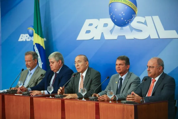 Governo desmobiliza gabinete de crise para greve dos caminhoneiros