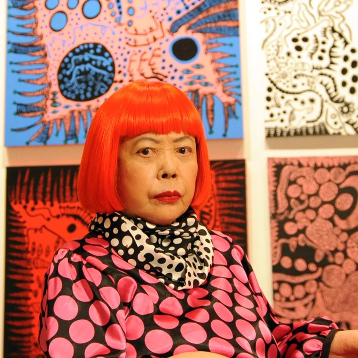 Yayoi Kusama morre aos 97 anos, após transformar obsessões em um dos universos mais reconhecíveis da arte