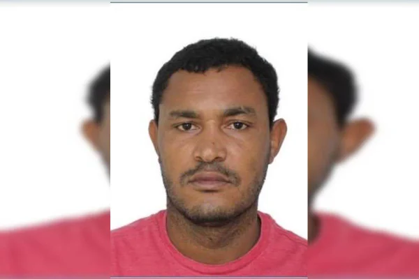 PMDF prende homem flagrado em barraco com mais de mil pedras de crack
