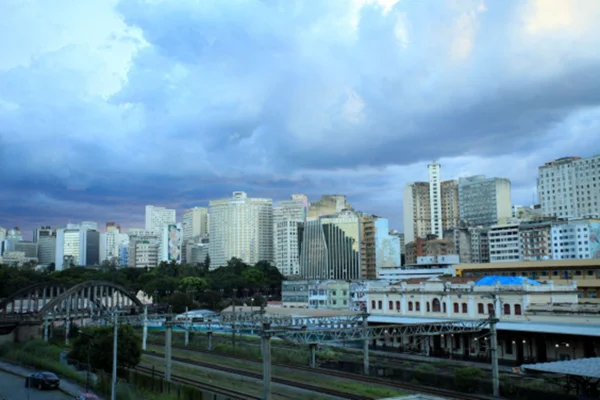 Vista da Rua Sapucaí, em BH