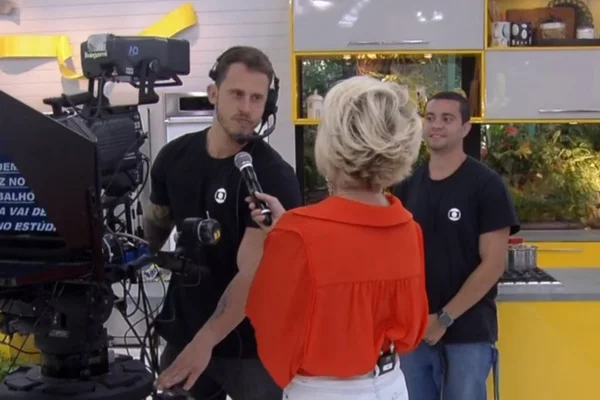 Ana Maria Braga causa climão ao perguntar à equipe se o trabalho é bom