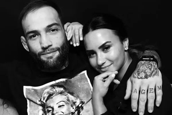 Demi Lovato se pronuncia sobre morte de lutador brasileiro, seu ex