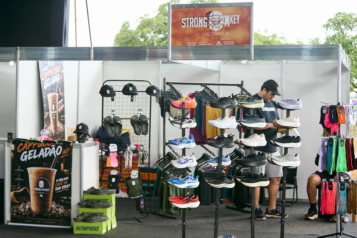 Stand da Strong Monkey Stand da Strong Monkey
