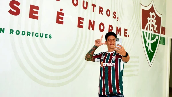 Fluminense anuncia a contratação do atacante Germán Cano