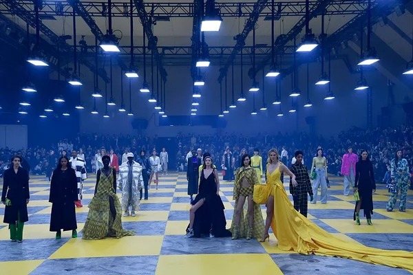 Paris Fashion Week: confira os destaques da Balmain, Chloé e Off-White