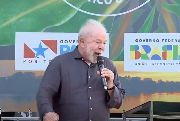 Em discurso com tom eleitoral, Lula chama Bolsonaro de “gângster”