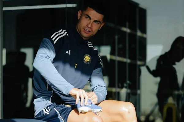 Foto colorida de Cristiano Ronaldo - Metrópoles