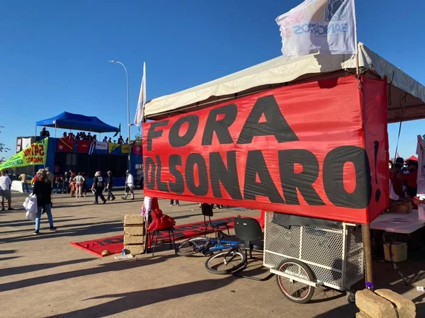 Concentração foi em frente ao Museu Nacional