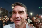 Em Goiás, Flávio Bolsonaro ameniza clima com Michelle: “Página virada” - imagem 3