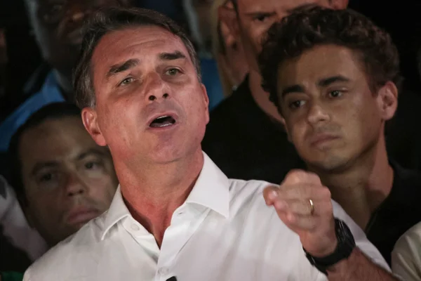 Flávio culpa prorrogação, mas aliados atribuem derrota a erros próprios - destaque galeria