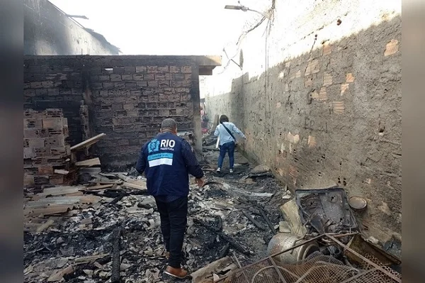 Incêndio na comunidade Kelson’s deixa 21 famílias desabrigadas RJ