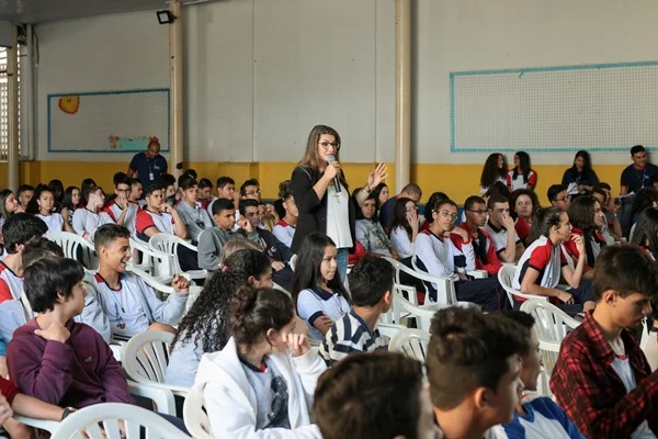 Secretários de educação criticam MEC por pedir filmagem de alunos