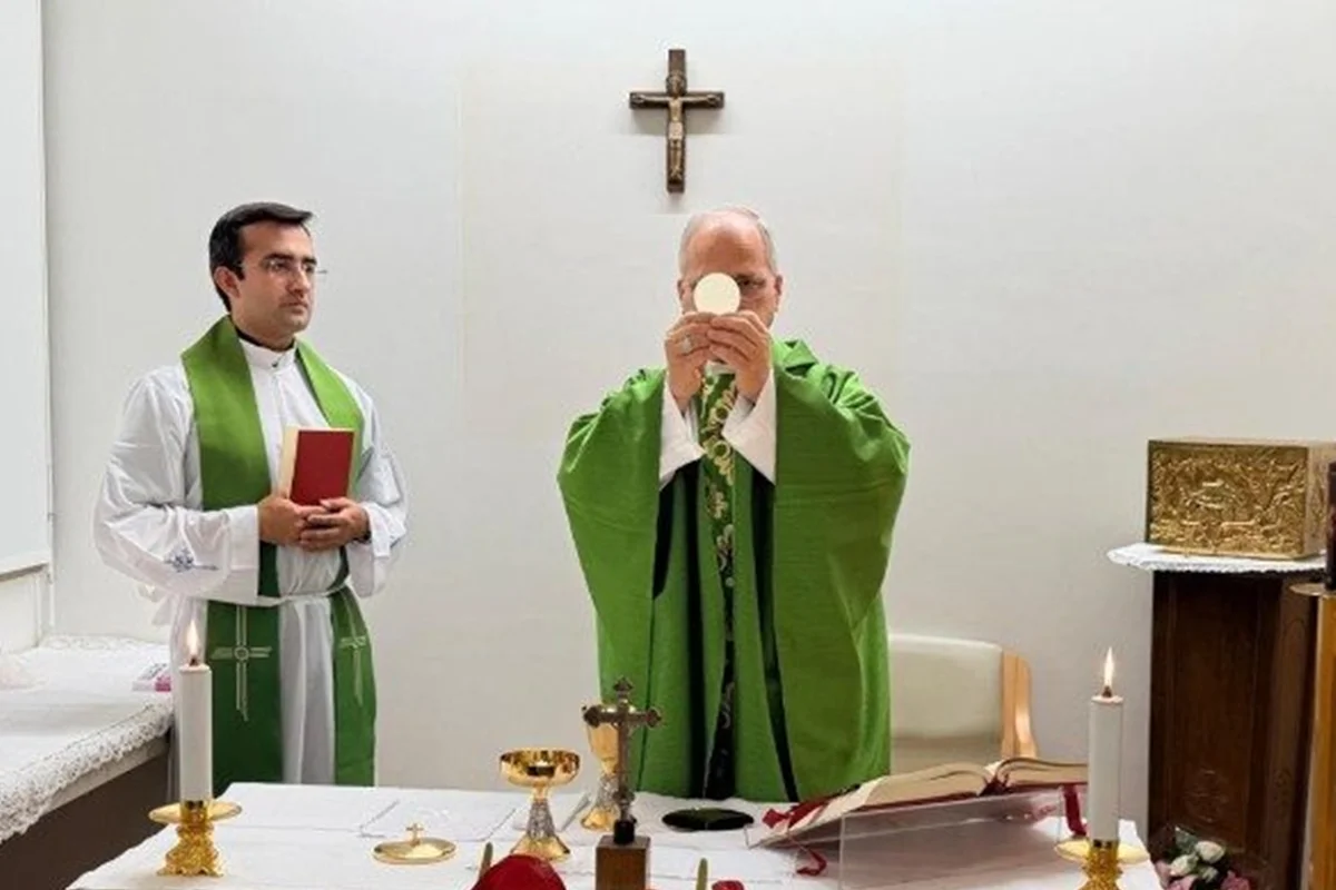 Papa Leão XIV celebra missa, em primeiras imagens divulgadas após cirurgia