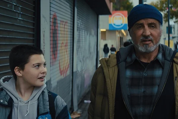 Imagem de Samaritano, estrelado por Sylvester Stallone