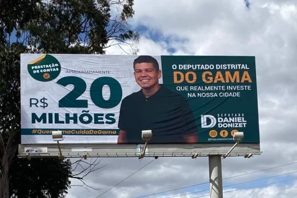 Outdoor do deputado distrital Daniel Donizet