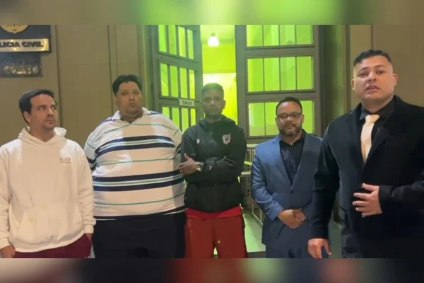 Imagem colorida mostra Jaguar, Fofão e Matemático, investigados pela morte do ex-delegado Ruy Ferraz. Metrópoles