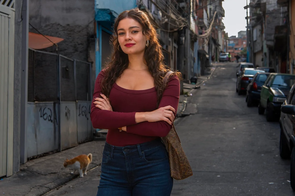 Imagem colorida de Sophie Charlotte e na novela Três Graças