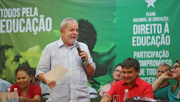 Lula: “Dilma foi obrigada pelas circunstâncias a fazer ajuste fiscal”