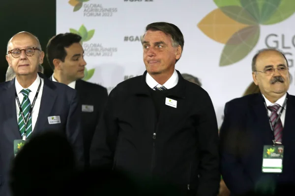Bolsonaro sobre guerra na Ucrânia: “Não posso trazer problema de fora”