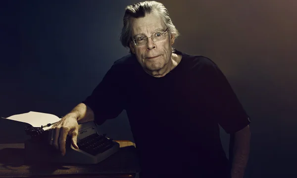 Stephen King faz 68 anos de vida e 40 como fonte de inspiração para o cinema