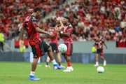 Olimpia x Flamengo duelam em amistoso no Mané Garrincha. Acompanhe - imagem 6 Olimpia x Flamengo duelam em amistoso no Mané Garrincha. Acompanhe - imagem 6