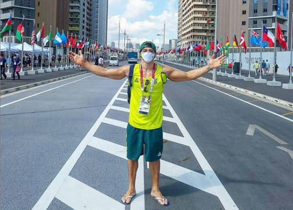 “Pai, traz três medalhas para mim”, pede filho do ginasta Chico Barretto