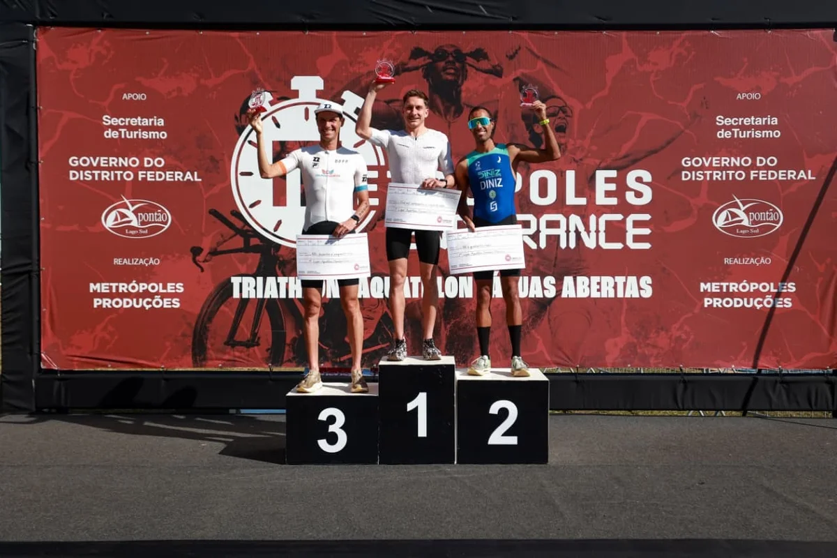 Pódio do Aquathlon Standard masculino Pódio do Aquathlon Standard masculino