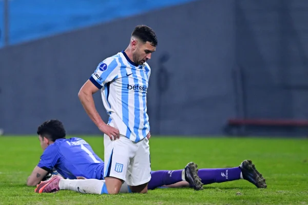 Racing é eliminado da Sul-Americana após levar gol bizarro