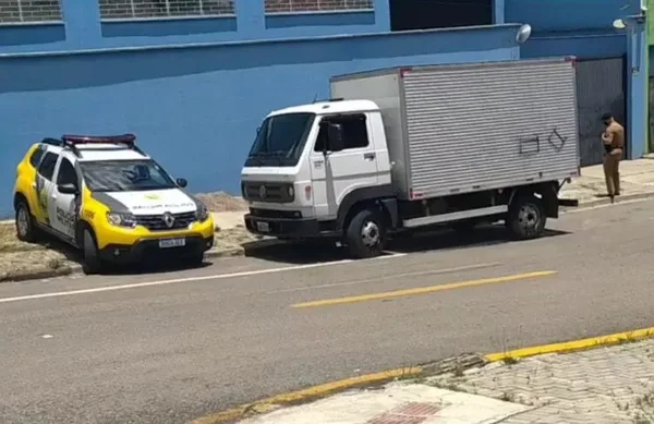 Trabalhador morre esmagado pelo próprio caminhão em Araucária