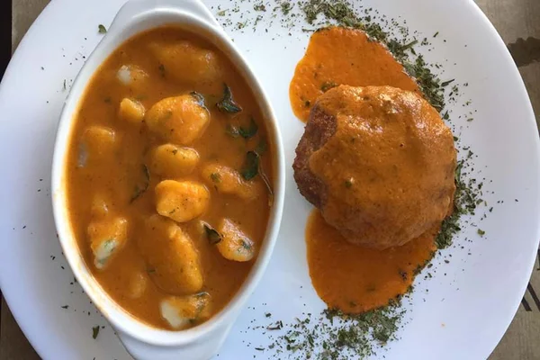 As saladas do Café Savana são deliciosas, já o molho de tomate…