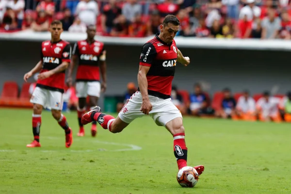Com golaço de Rhodolfo, Flamengo vence Nova Iguaçu no Mané Garrincha