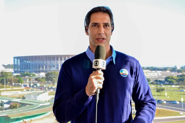 Afastado há alguns meses, Luis Ernesto Lacombe se despede da Globo