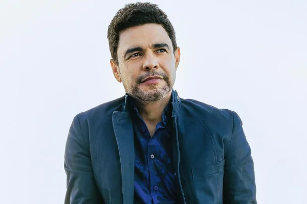 Zezé Di Camargo lamenta volta aos palcos após nascimento de Clara