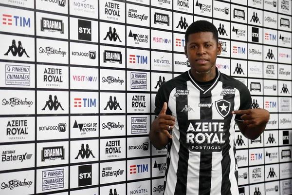 Ex jogador do Botafogo, Gabriel Cortez é detido no Equador - Metrópoles